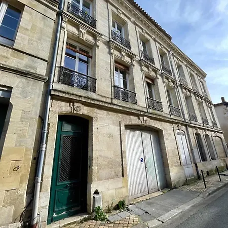 Apartment Appt Xviii Centre Historique Rue Du Cloitre *
